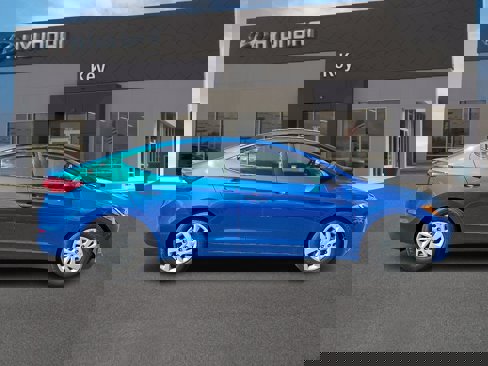 Used 2018 Hyundai Elantra SE image 3