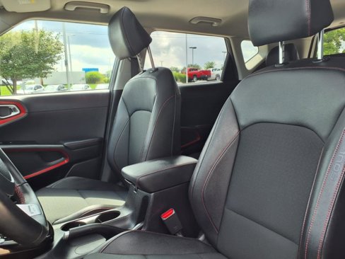 Used 2023 Kia Soul GT-Line image 11