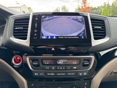 Used 2017 Honda Pilot Elite image 18