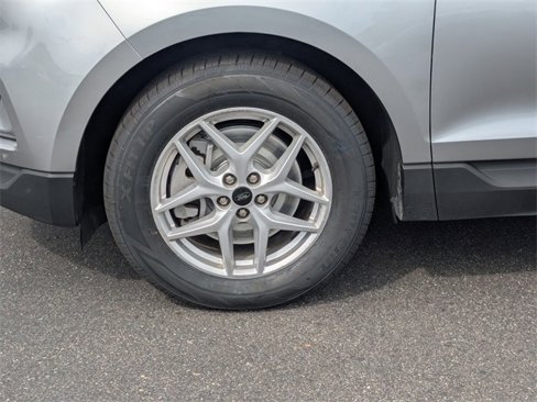 Used 2024 Ford Edge SEL image 13