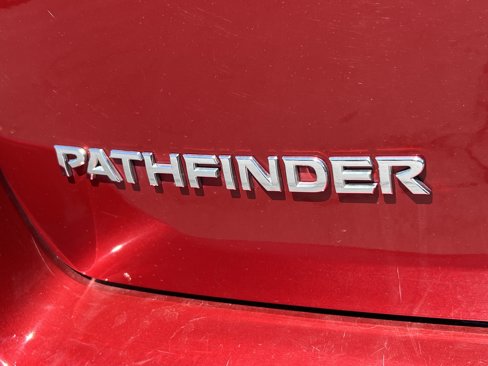 Used 2018 Nissan Pathfinder SL image 9