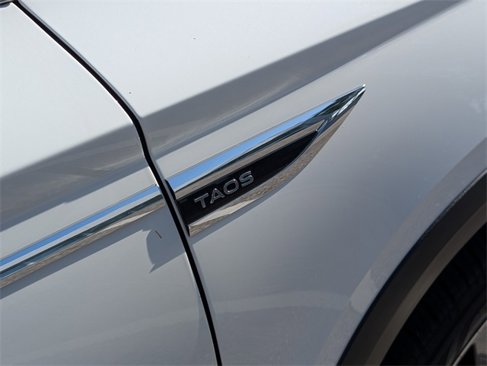 Certified 2024 Volkswagen Taos SE image 16