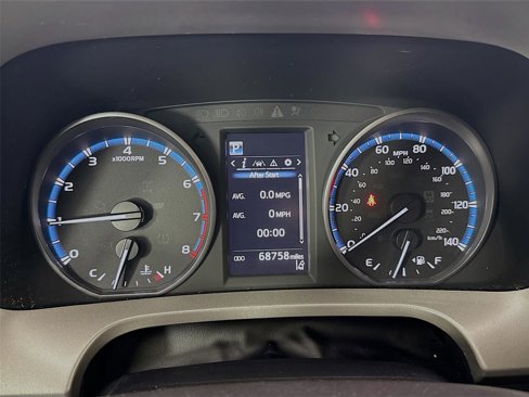 Used 2018 Toyota RAV4 LE image 22