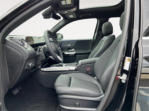New 2025 Mercedes-Benz GLB 250 4MATIC image 9