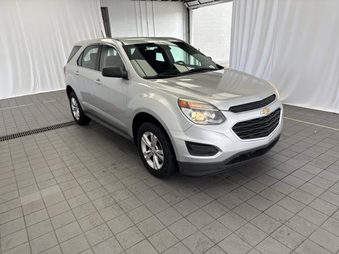 Used 2017 Chevrolet Equinox LS image 3