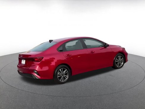 Used 2024 Kia Forte LXS image 9