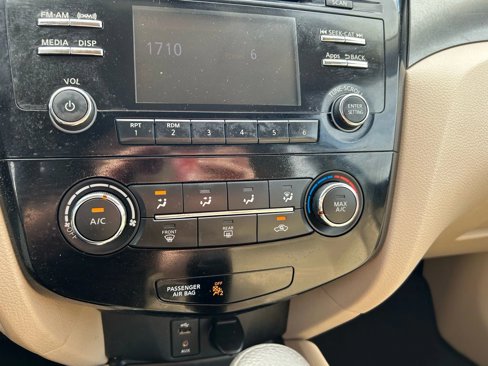 Used 2016 Nissan Rogue S image 19