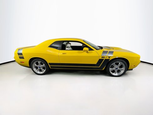 Used 2010 Dodge Challenger R/T image 4
