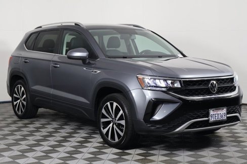 Used 2022 Volkswagen Taos SE image 3