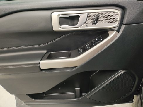Used 2023 Ford Explorer XLT w/ Equipment Group 202A image 26