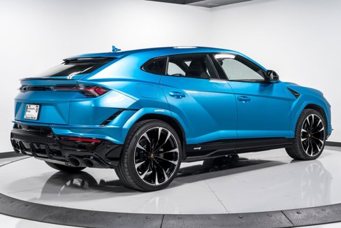 Used 2023 Lamborghini Urus S image 3