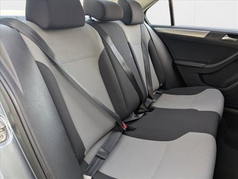 Used 2017 Volkswagen Jetta S image 19