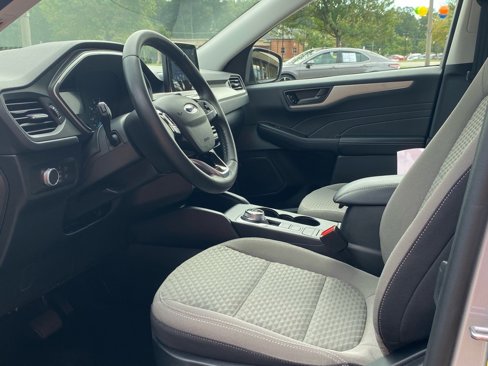 Certified 2022 Ford Escape SE w/ Cold Weather Package image 13