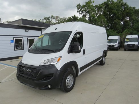 Used 2025 RAM ProMaster 2500 w/ Convenience Group image 3