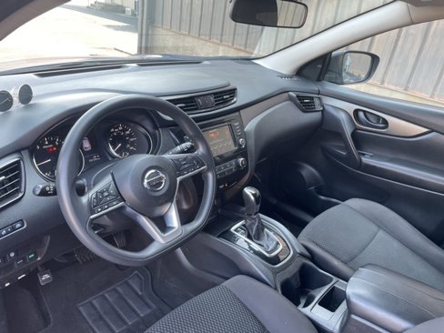 Used 2020 Nissan Rogue Sport S image 23