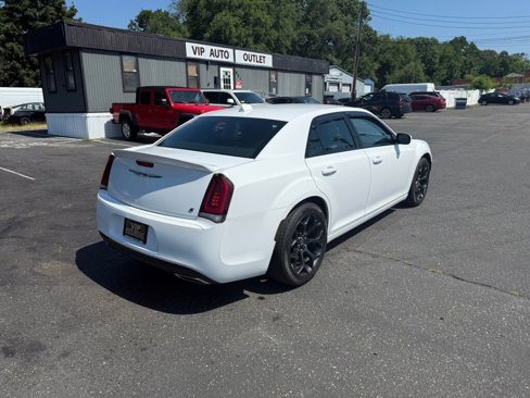 Used 2019 Chrysler 300 S image 7