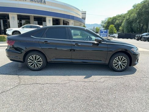 Used 2020 Volkswagen Jetta SE image 8