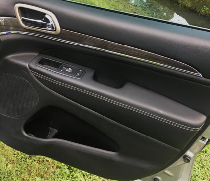 Used 2015 Jeep Grand Cherokee Overland image 15