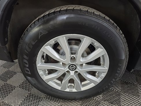 Used 2019 Nissan Rogue SV image 13