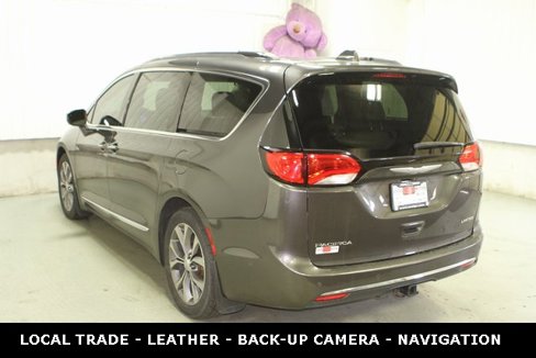 Used 2017 Chrysler Pacifica Limited image 29