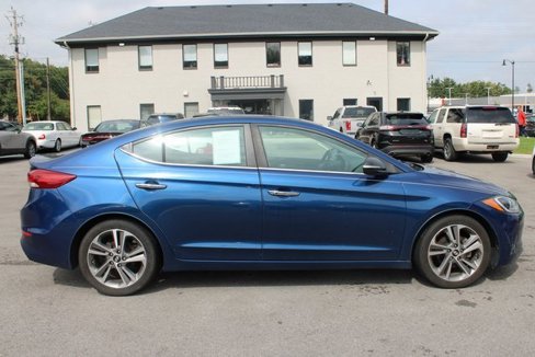 Used 2017 Hyundai Elantra Limited image 6