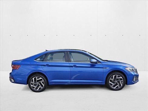 Certified 2024 Volkswagen Jetta SEL image 4