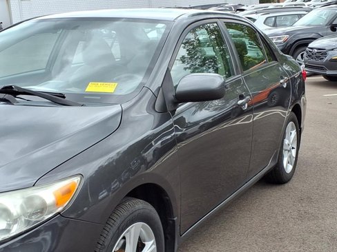 Used 2013 Toyota Corolla LE image 22