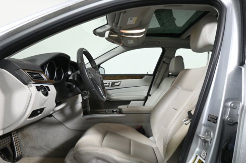 Used 2016 Mercedes-Benz E 350 4MATIC Sedan image 3