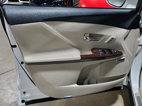 Used 2015 Toyota Venza XLE image 8