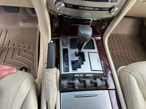 Used 2014 Lexus LX 570 4WD image 15