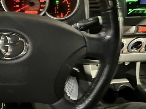 Used 2010 Toyota Tacoma PreRunner image 19