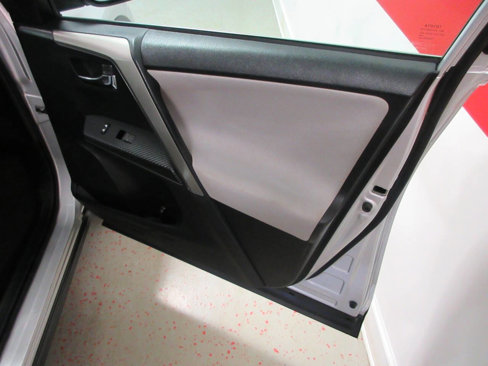 Used 2014 Toyota RAV4 XLE image 31