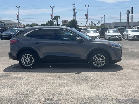 Used 2022 Ford Escape SE image 6
