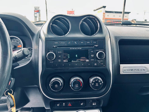 Used 2014 Jeep Compass Latitude w/ Sun/Sound Group image 13