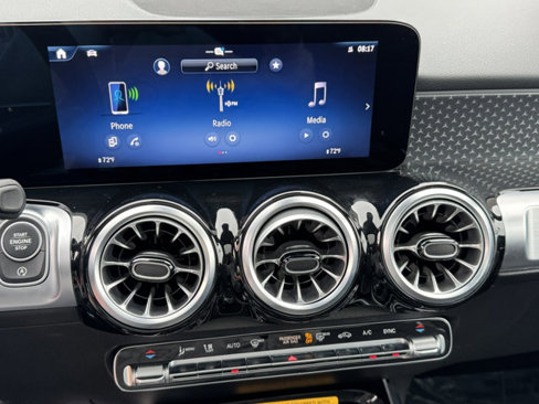 Certified 2025 Mercedes-Benz GLB 250 image 21