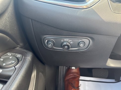 Certified 2020 Chevrolet Equinox LT w/ Driver Convenience Package image 20