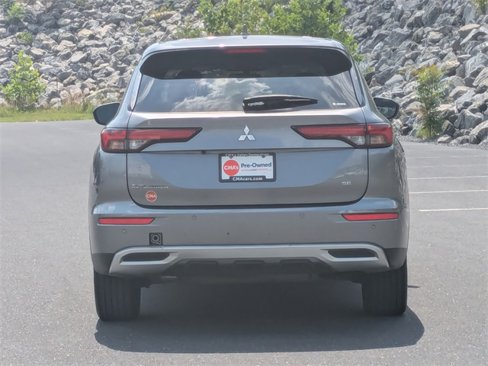 Used 2023 Mitsubishi Outlander SE image 6