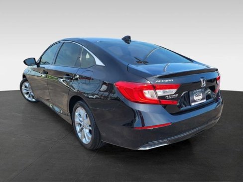 Used 2018 Honda Accord LX image 4