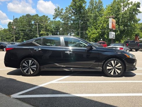 Used 2022 Nissan Altima 2.5 SV w/ SV Premium Package image 7