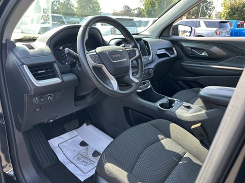 Used 2024 GMC Terrain SLE image 9