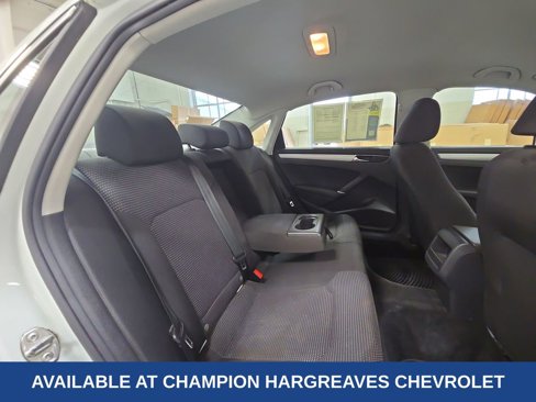 Used 2017 Volkswagen Passat 1.8T S image 36