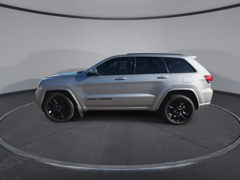 Used 2018 Jeep Grand Cherokee Altitude image 5