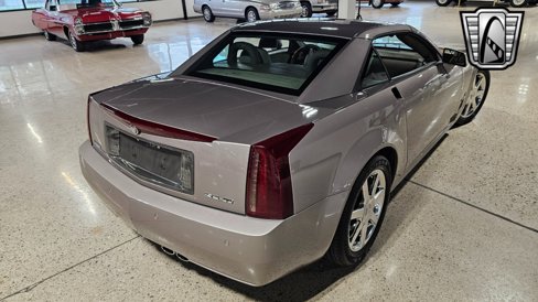 Used 2004 Cadillac XLR image 4