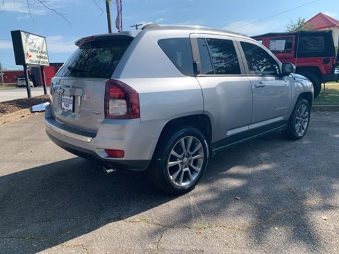 Used 2016 Jeep Compass High Altitude image 6