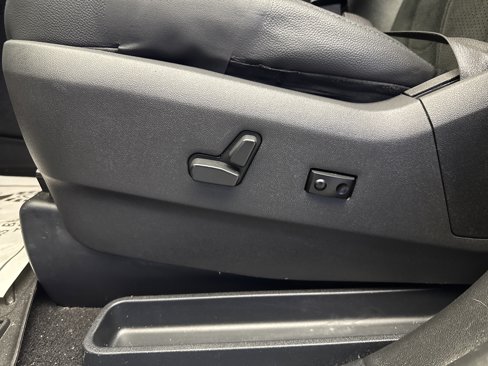 Used 2015 Dodge Grand Caravan SXT image 12