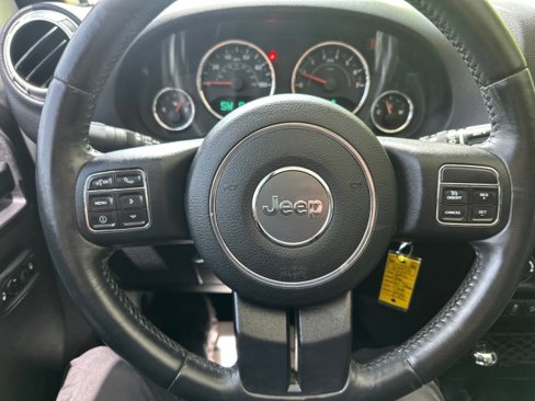 Used 2016 Jeep Wrangler Unlimited Sahara w/ Connectivity Group image 13