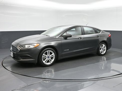 Used 2018 Ford Fusion S image 3