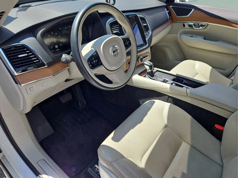 Used 2021 Volvo XC90 T6 Momentum image 19