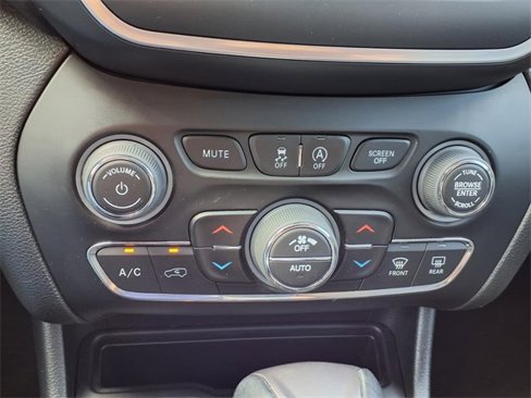 Used 2022 Jeep Cherokee Latitude Lux image 24