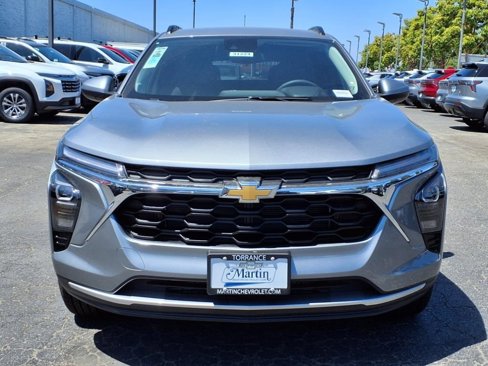 New 2025 Chevrolet Trax LT w/ Driver Confidence Package image 2